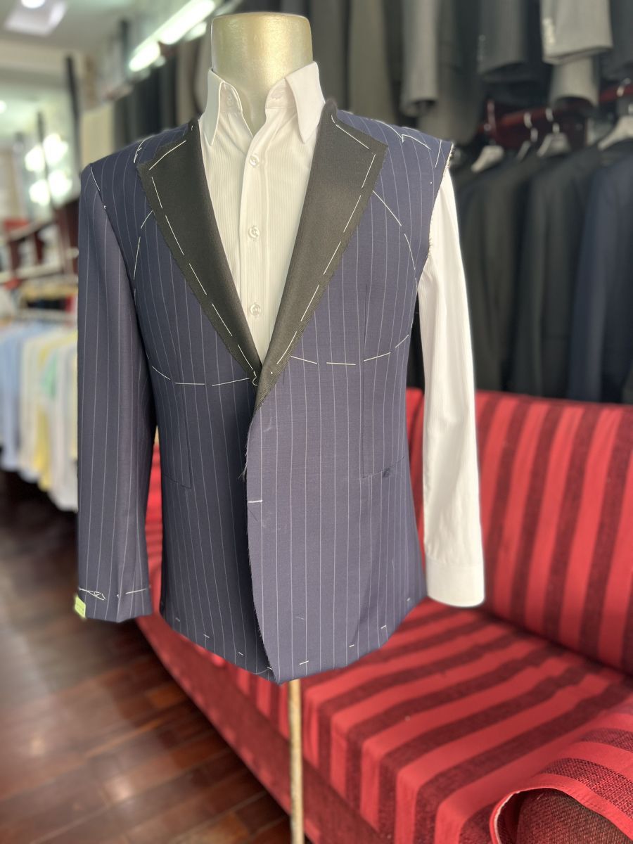 Hãy để NHÀ MAY GIA HUY giúp bạn tỏa sáng trong ngày cưới với bộ vest lịch lãm và hoàn hảo! #1 May vest cưới chú rể đẹp Thủ Dầu Một - Bình Dương