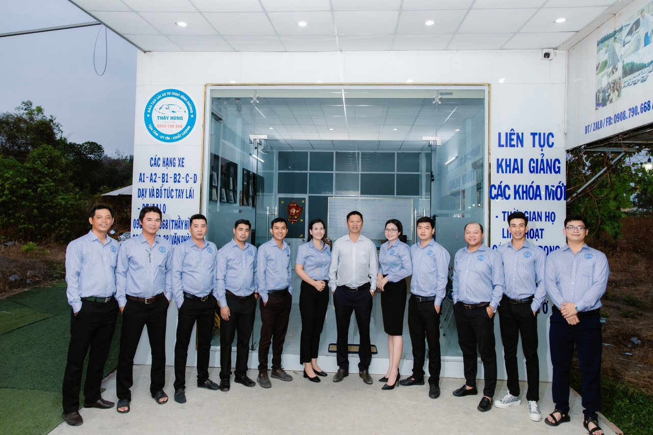May đo theo yêu cầu: Đáp ứng mọi yêu cầu về kiểu dáng, màu sắc, in/thêu logo thương hiệu.#1 Nhận May sơ mi đồng phục công ty và doanh nghiệp Dĩ An