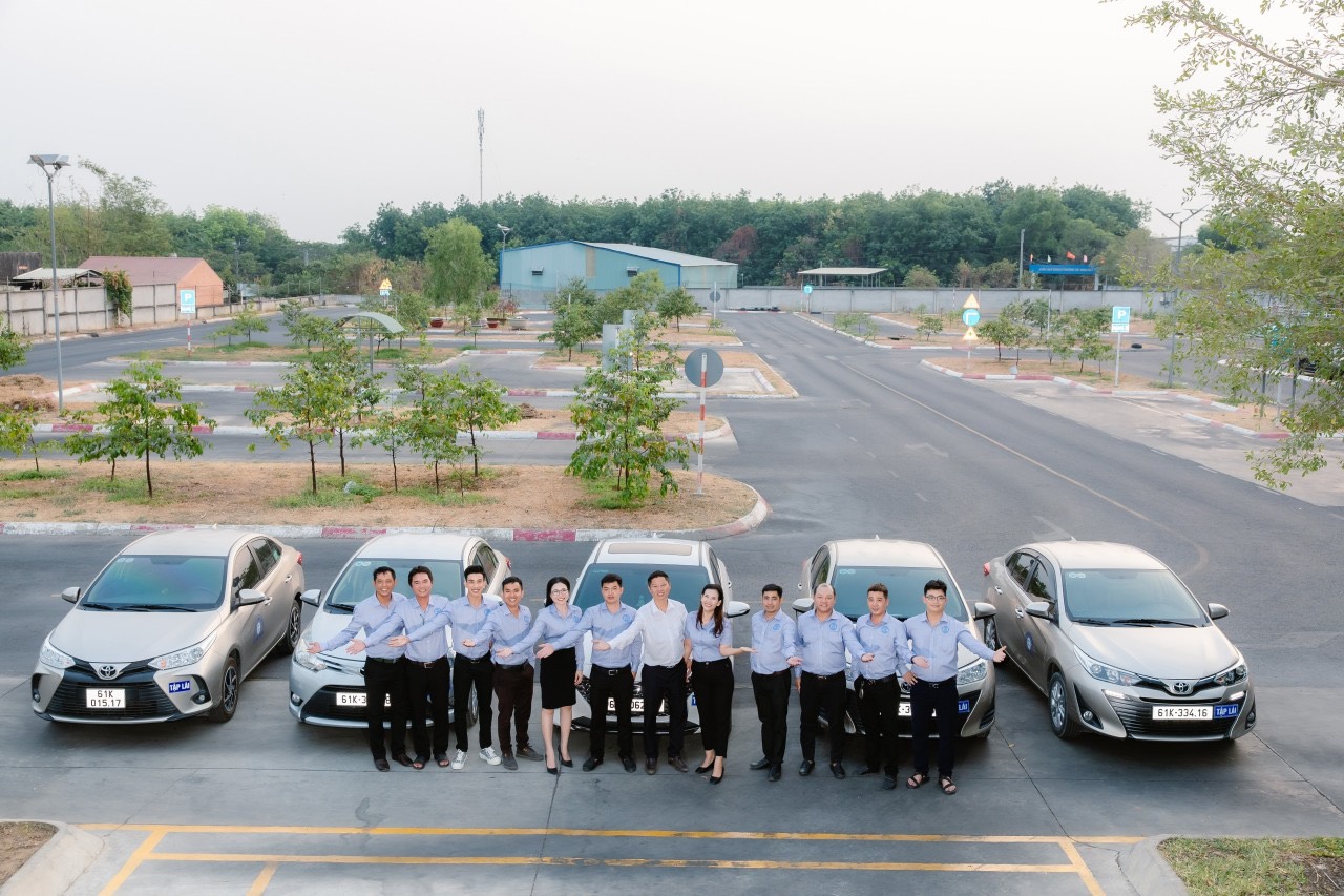 Chính những điều đó đã tạo nên bức tường khoảng cách vô hình giữa mọi người với nhau.#1 May đo áo sơ mi văn phòng Dầu Tiếng Bình Dương -- Gia Huy