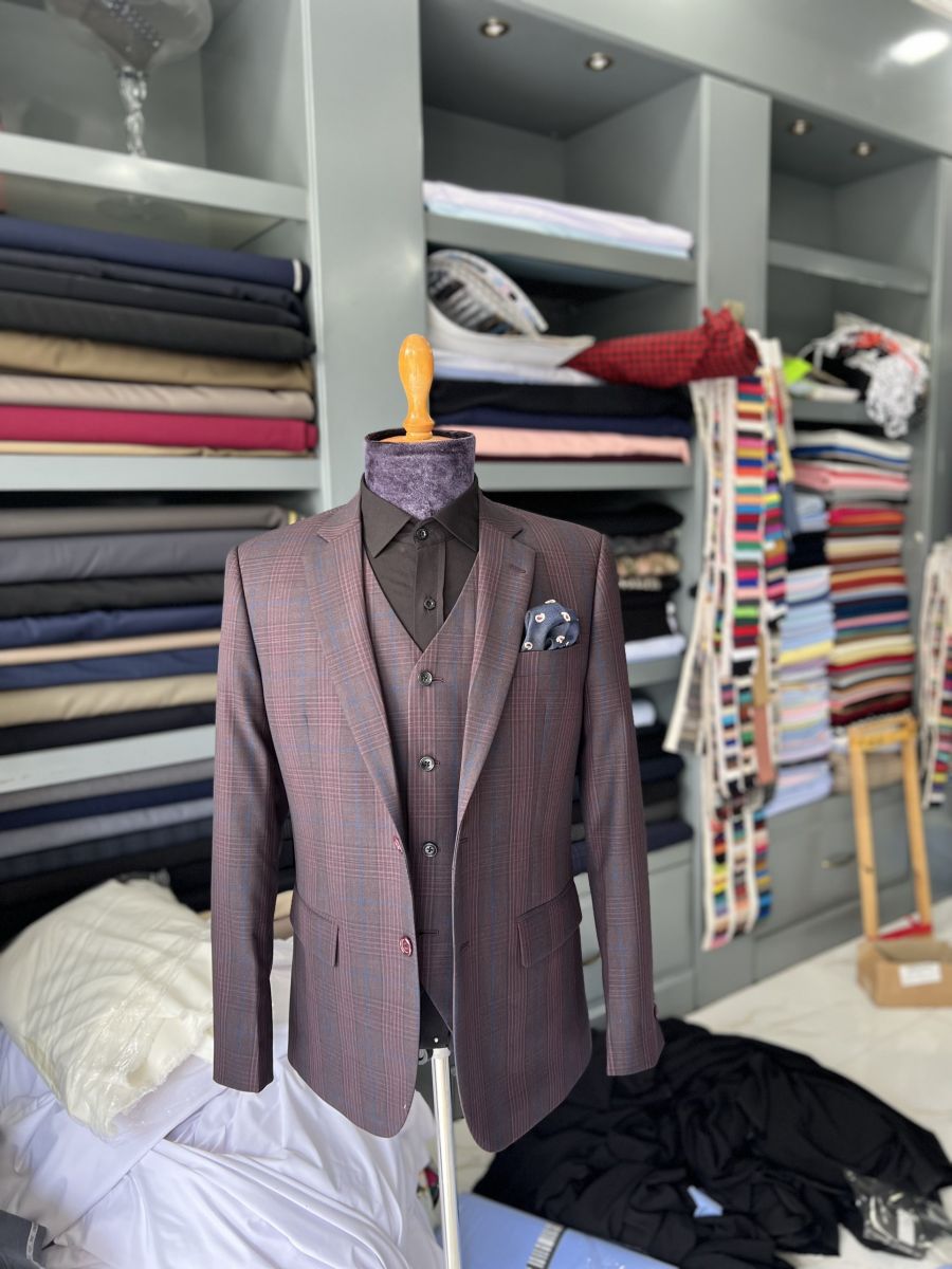 #1 Áo Vest Nam Bến Cát‎ ‎: cao cấp chuẩn dáng |   Vest là trang phục giúp các chàng trai thể hiện được vẻ ngoài lịch lãm cùng phong cách cá tính.