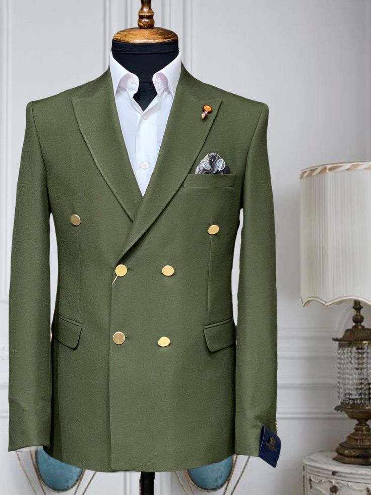  Một bộ vest vừa vặn sẽ giúp chú rể thoải mái và tự tin trong suốt buổi lễ.Cửa hàng may vest doanh nhân cao cấp Bắc Tân Uyên #1